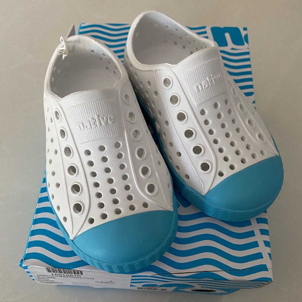*NEW* Toddler Native Shoes 🌊